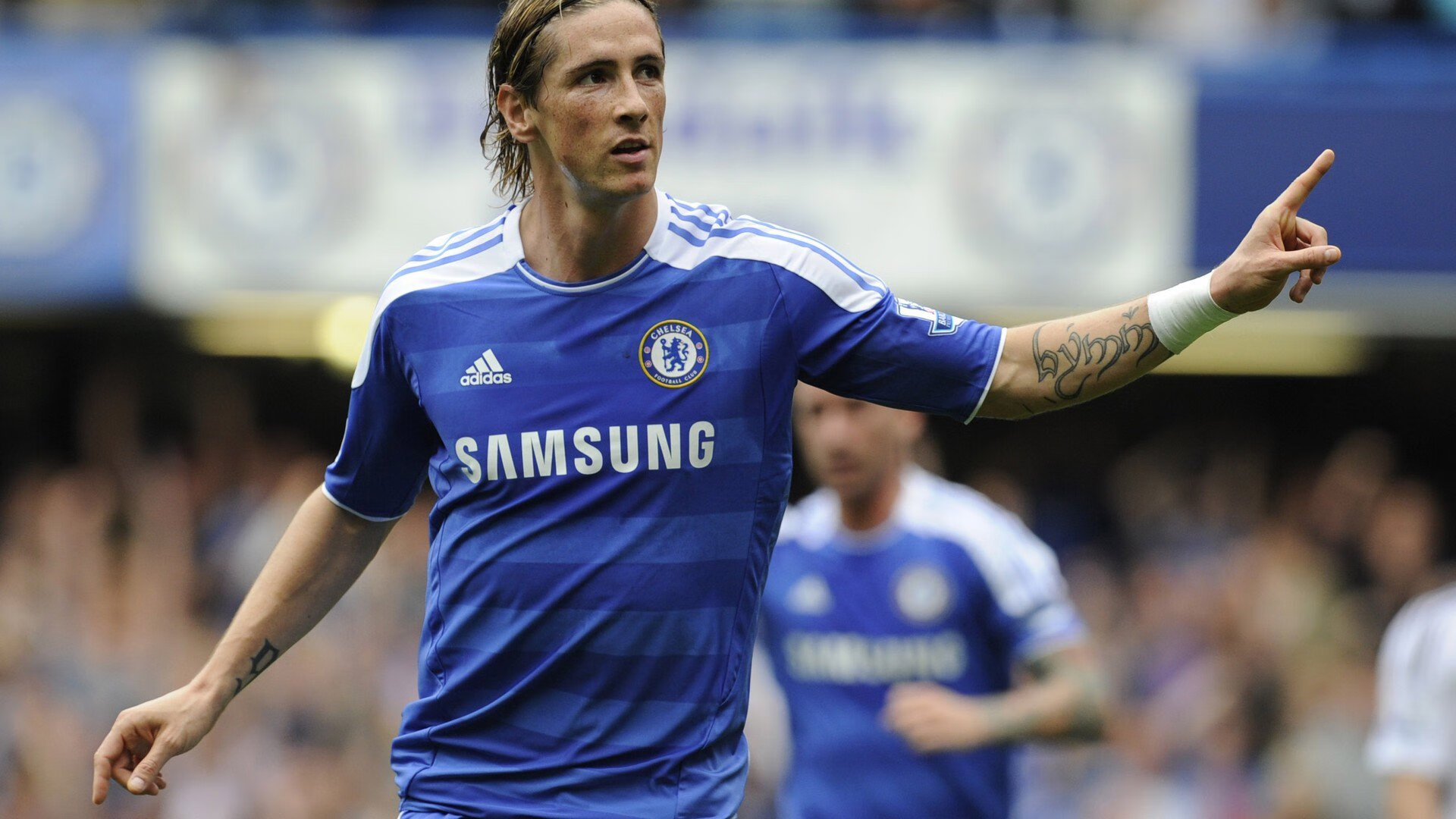 冠军球队球员签约多个商业代言,形象持续放大,冠军球会经理