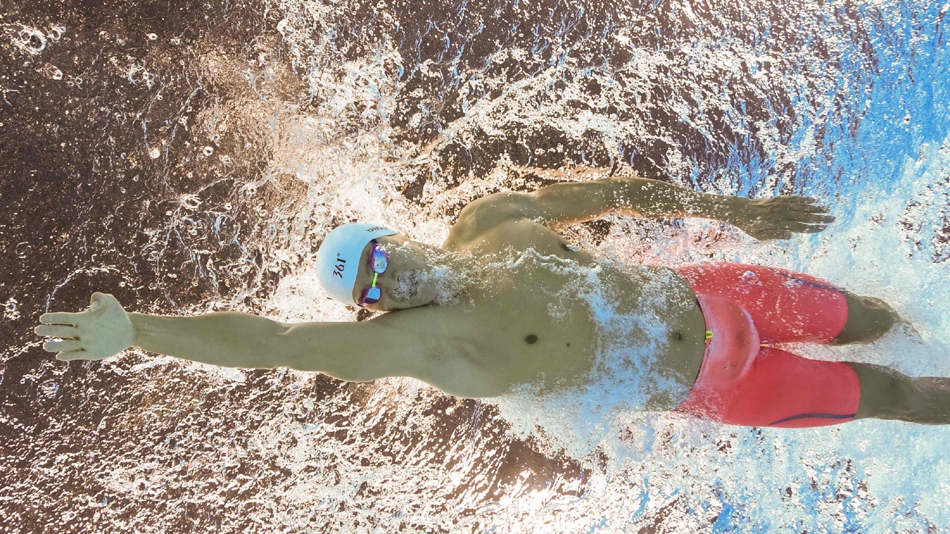 乐鱼体育官网入口-“马丁·高尔西：美洲狮队的未来领袖，展现橄榄球全能技艺”